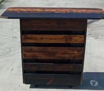 Photos Vivastreet TABLE DE BAR FABRICATION AVEC PALETTES SUR ROULETTES 