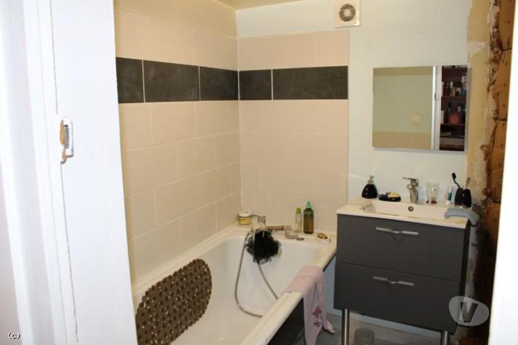Vente Maison Charente Villefagnan - 16240 - Photos Vivastreet Villefagnan Maison De Ville, 4 chambres, cour intérieure