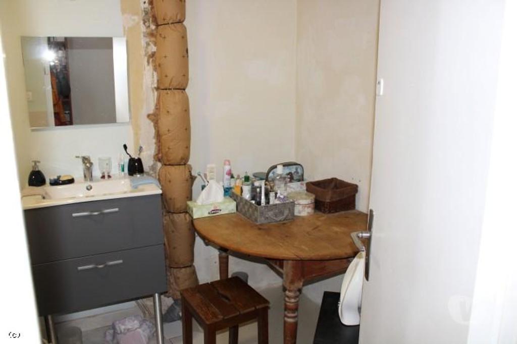 Vente Maison Charente Villefagnan - 16240 - Photos Vivastreet Villefagnan Maison De Ville, 4 chambres, cour intérieure