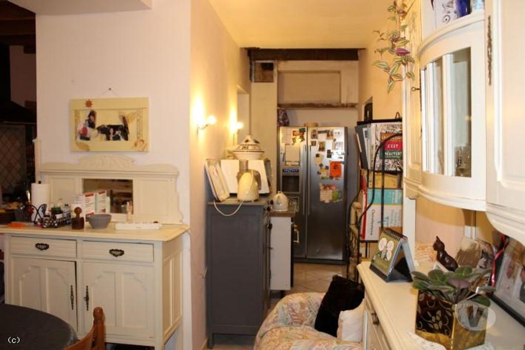 Vente Maison Charente Villefagnan - 16240 - Photos Vivastreet Villefagnan Maison De Ville, 4 chambres, cour intérieure