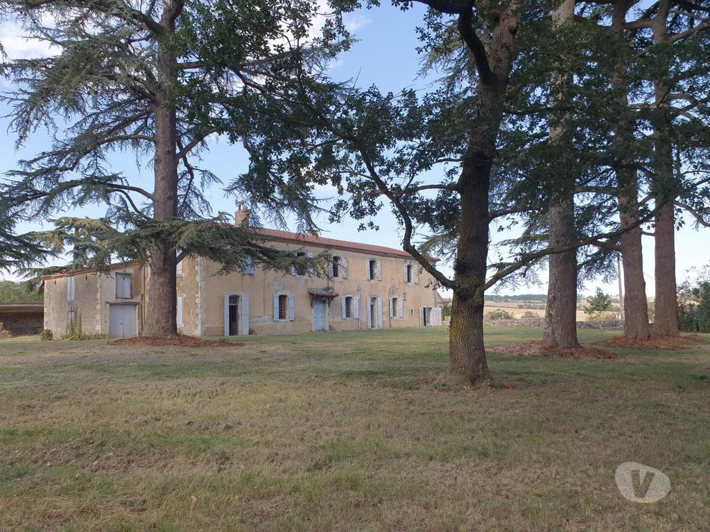 Vente Maison Gers Auch - 32000 - Photos Vivastreet Domaine avec un énorme potentiel sur 34 Hectares