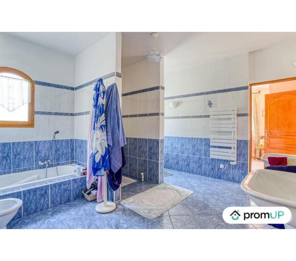 Vente Maison Alpes-Maritimes Roquesteron - 06910 - Photos Vivastreet (VM2530) Villa de 164 m² à Roquestéron