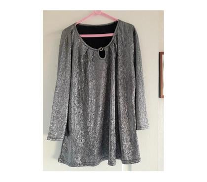 Vêtements occasion Hauconcourt Moselle - Photos Vivastreet Tee-shirt soirée haut Curvy taille 5 fete ronde mode femme g