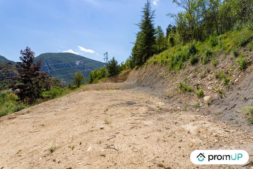 Terrain à vendre Alpes-Maritimes Brianconnet - 06850 - Photos Vivastreet (VT986) Terrain de 1450m² avec permis de construire à Briançonnet
