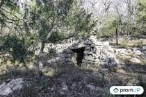 (V5134) Grand terrain 2,825 ha avec borie