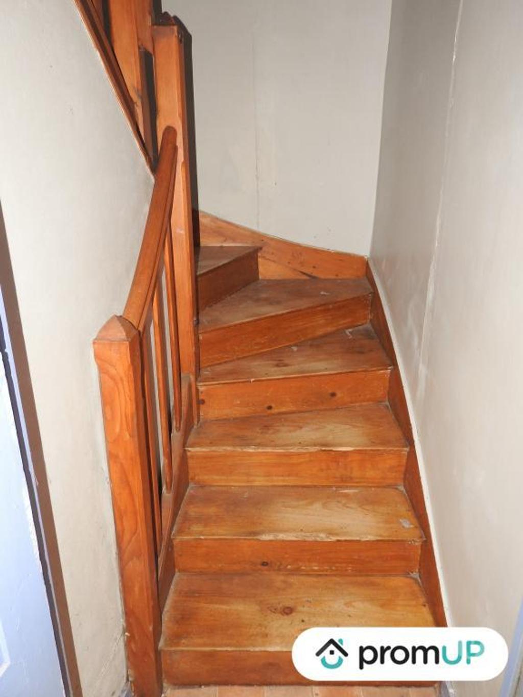 Vente Maison Puy-de-Dôme Vernet la Varenne - 63580 - Photos Vivastreet (V6301) Maison ancienne de 76 m2 à LE VERNET CHAMEANE