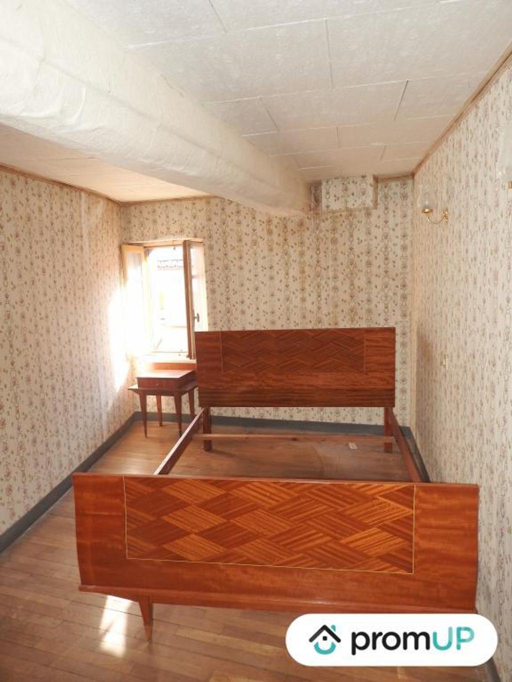 Vente Maison Puy-de-Dôme Vernet la Varenne - 63580 - Photos Vivastreet (V6301) Maison ancienne de 76 m2 à LE VERNET CHAMEANE