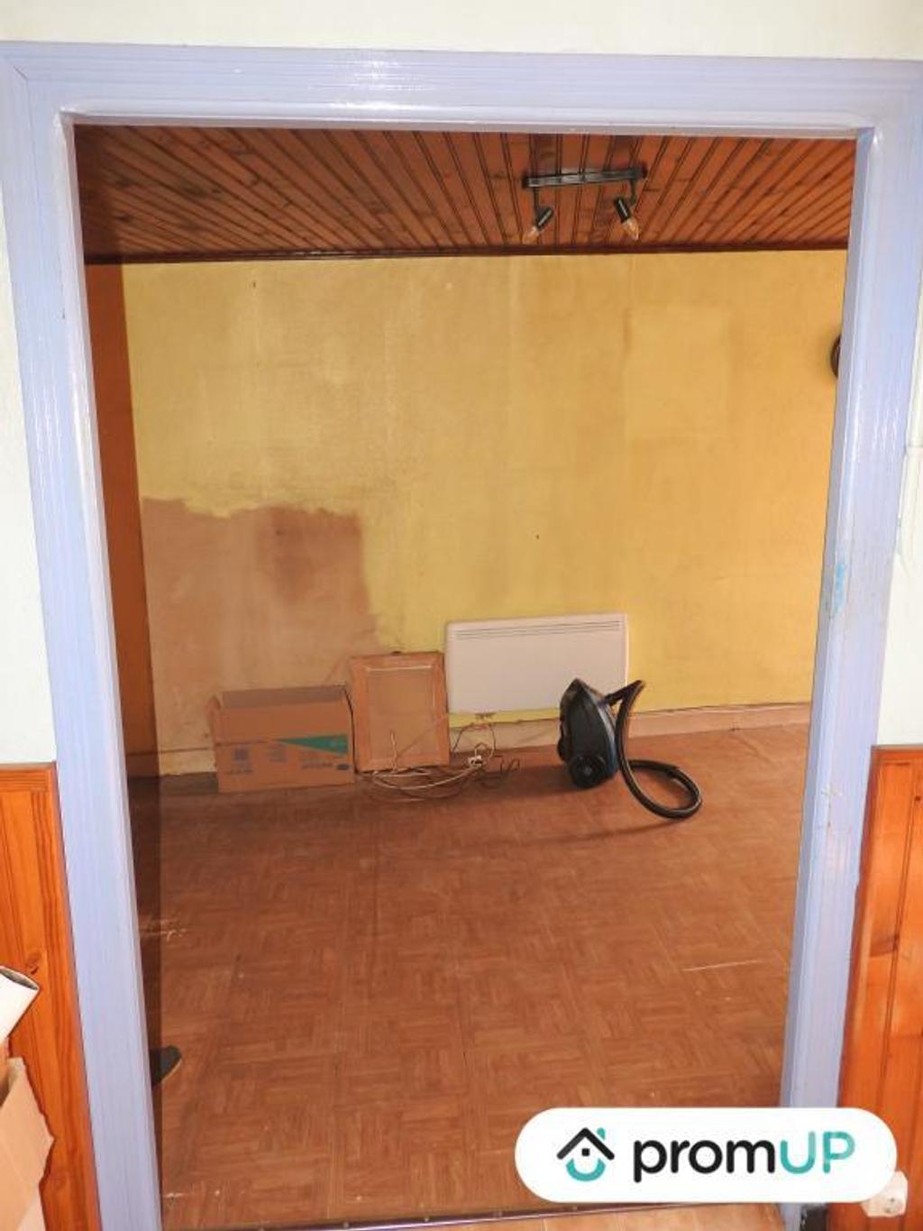 Vente Maison Puy-de-Dôme Vernet la Varenne - 63580 - Photos Vivastreet (V6301) Maison ancienne de 76 m2 à LE VERNET CHAMEANE