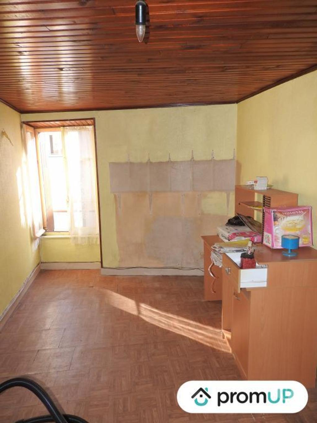 Vente Maison Puy-de-Dôme Vernet la Varenne - 63580 - Photos Vivastreet (V6301) Maison ancienne de 76 m2 à LE VERNET CHAMEANE