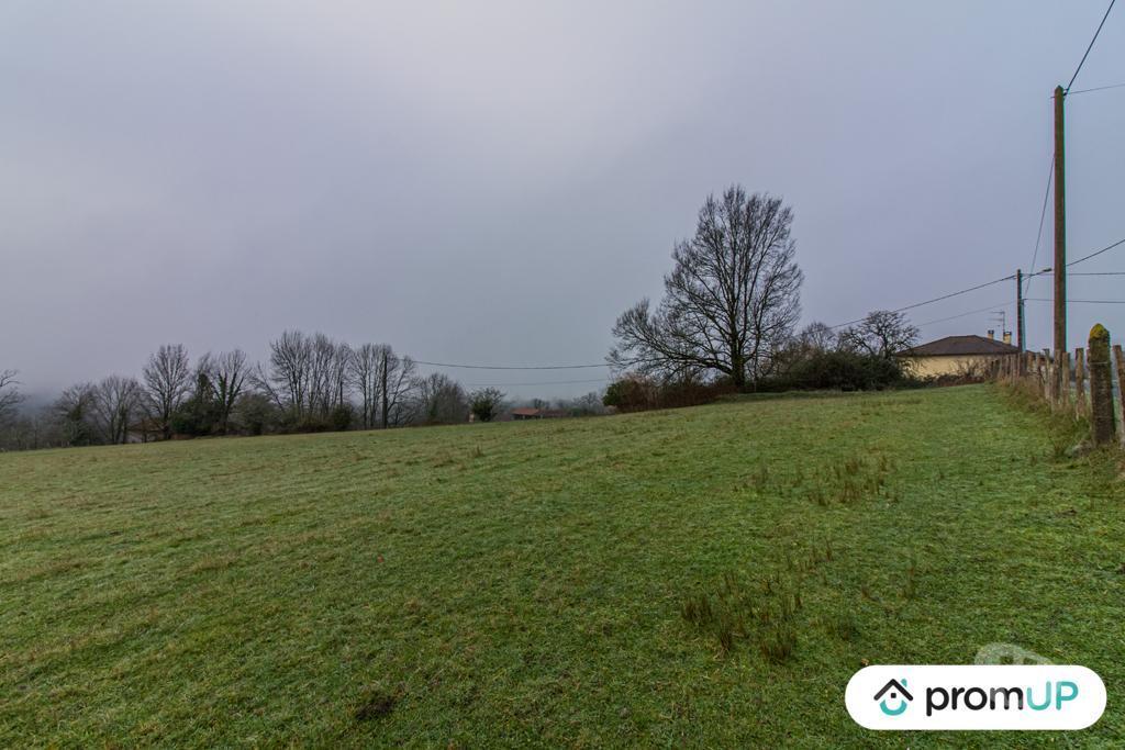 Terrain à vendre Dordogne Thiviers - 24800 - Photos Vivastreet (VT686) Terrain constructible de 2 500 m²