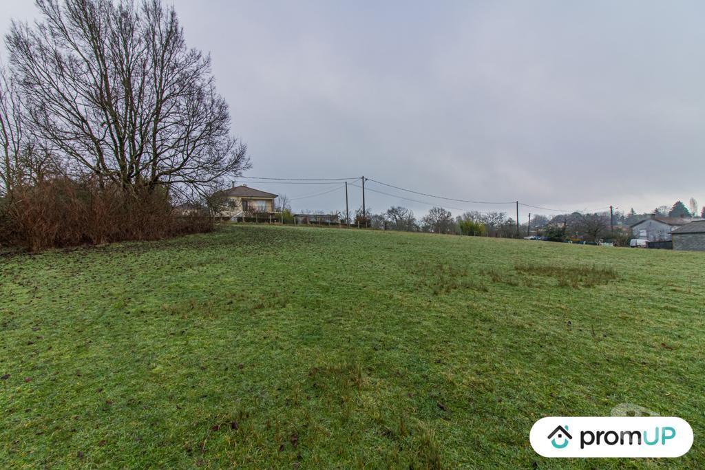 Terrain à vendre Dordogne Thiviers - 24800 - Photos Vivastreet (VT686) Terrain constructible de 2 500 m²