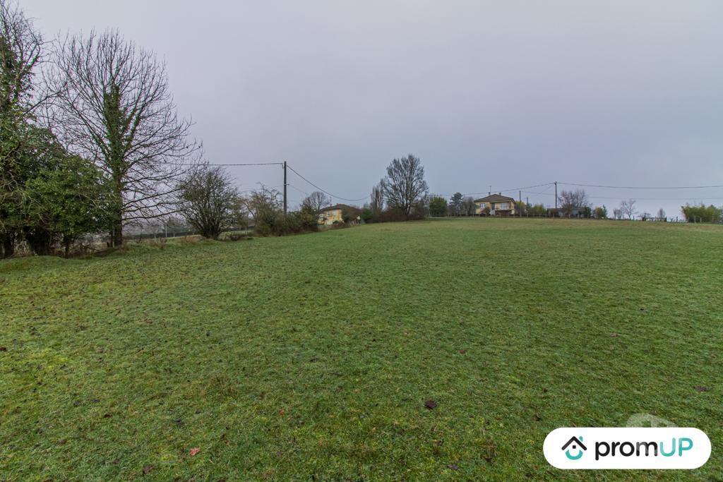 Terrain à vendre Dordogne Thiviers - 24800 - Photos Vivastreet (VT686) Terrain constructible de 2 500 m²