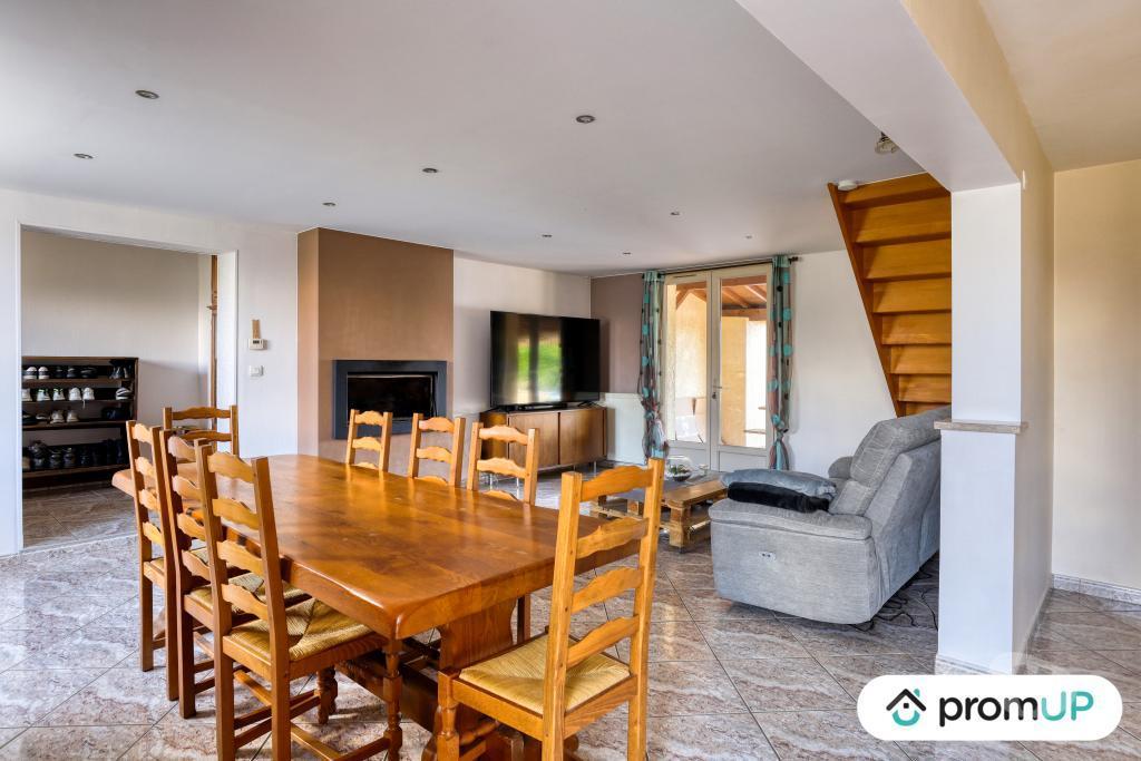 Vente Maison Allier Brugheas - 03700 - Photos Vivastreet (V6401) maison ancienne de 155 m2 à BRUGHEAS