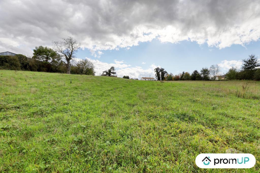 Terrain à vendre Deux-Sèvres Glenay - 79330 - Photos Vivastreet (VT654) Terrain constructible à Glénay