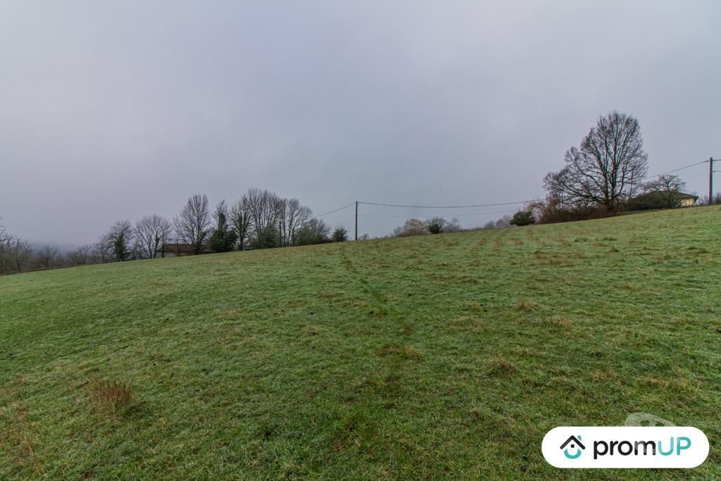 Terrain à vendre Dordogne Thiviers - 24800 - Photos Vivastreet (VT688) Terrain constructible de 2 500 m²