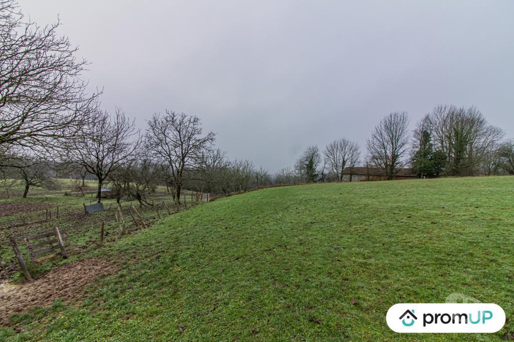 Terrain à vendre Dordogne Thiviers - 24800 - Photos Vivastreet (VT688) Terrain constructible de 2 500 m²