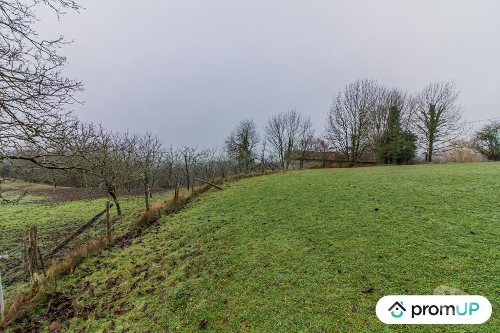 Terrain à vendre Dordogne Thiviers - 24800 - Photos Vivastreet (VT688) Terrain constructible de 2 500 m²