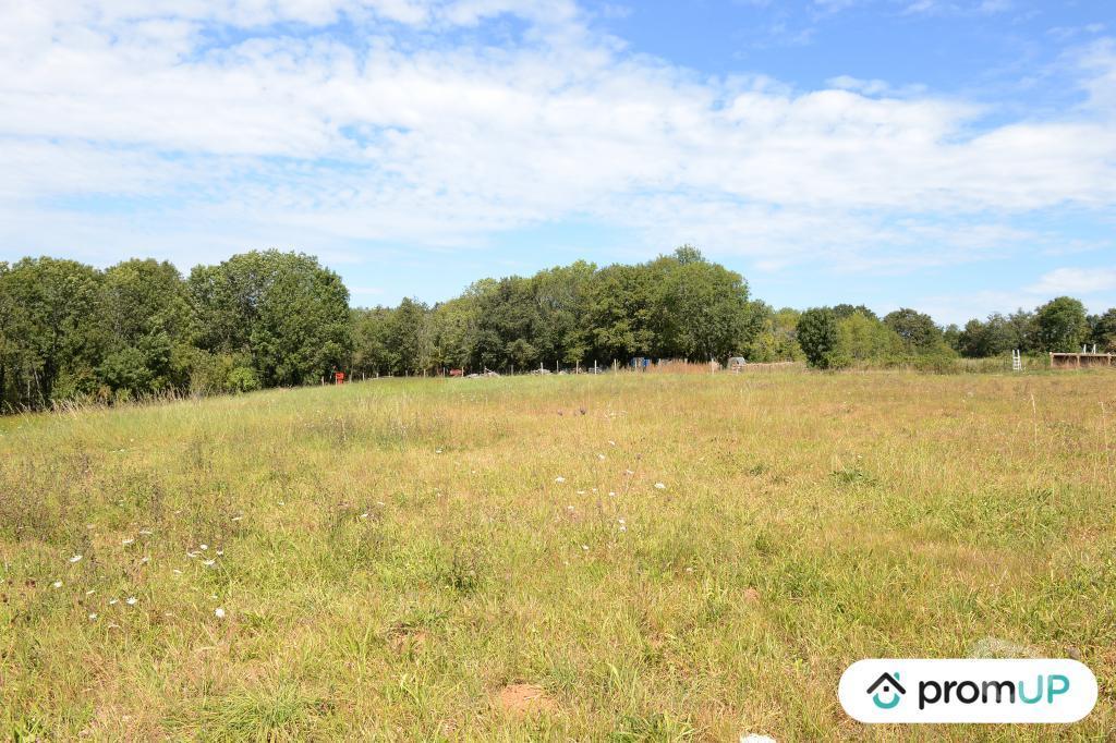 Terrain à vendre Dordogne Nontron - 24300 - Photos Vivastreet (VT995) Terrain constructible de 9582m² situé à Nontron