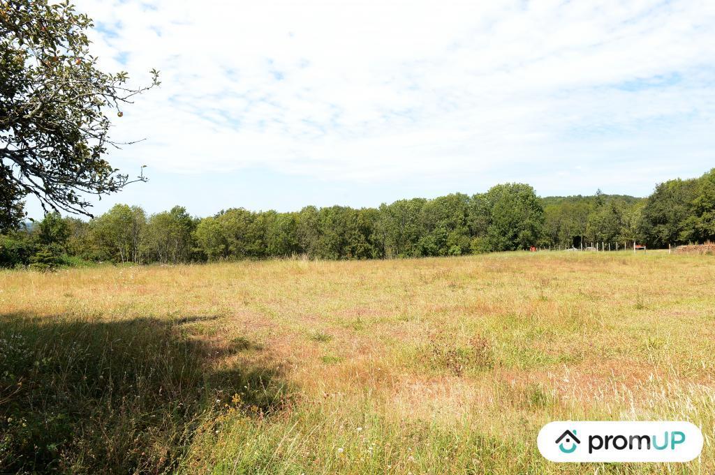 Terrain à vendre Dordogne Nontron - 24300 - Photos Vivastreet (VT995) Terrain constructible de 9582m² situé à Nontron
