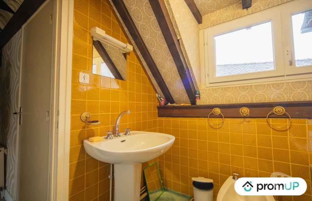 Appartements à vendre Aveyron Mur de Barrez - 12600 - Photos Vivastreet (VA975) Très bel appartement duplex en Aveyron aux confins du...