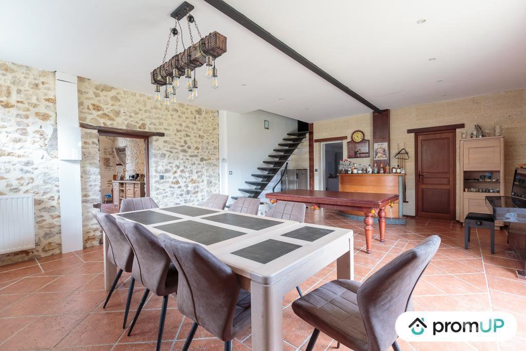 Vente Maison Gironde Anglade - 33390 - Photos Vivastreet (V4910) Grande maison bourgeoise avec terrain, piscine et...