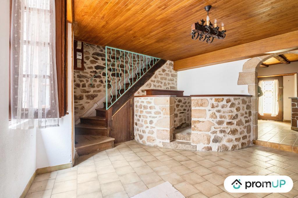 Vente Maison Cantal Marcoles - 15220 - Photos Vivastreet (VM4117) Belle maison de campagne confortable dans le Cantal