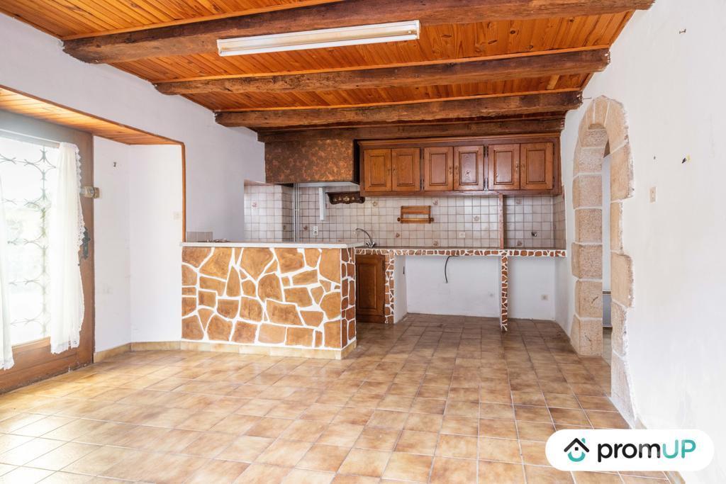 Vente Maison Cantal Marcoles - 15220 - Photos Vivastreet (VM4117) Belle maison de campagne confortable dans le Cantal