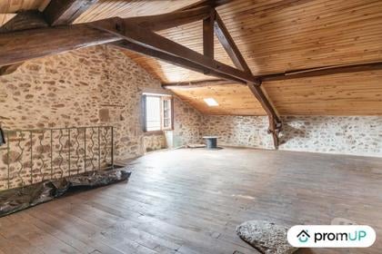 Vente Maison Marcoles Cantal - Photos Vivastreet (VM4117) Belle maison de campagne confortable dans le Cantal