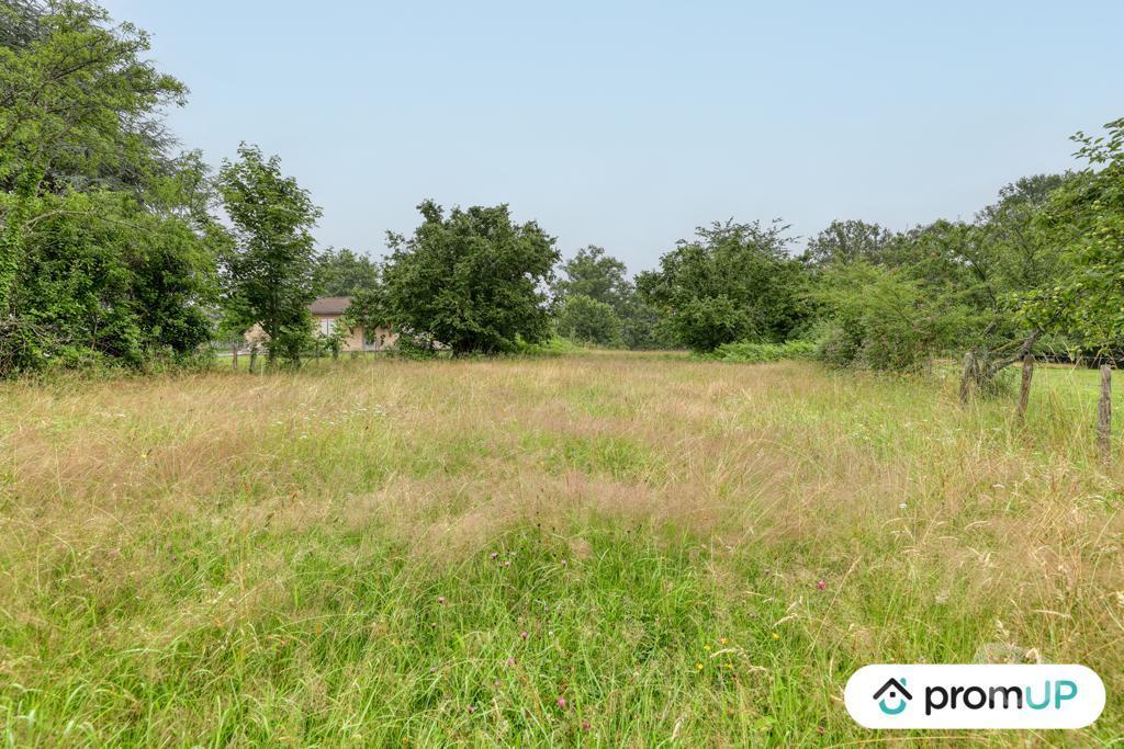 Terrain à vendre Haute-Vienne Oradour sur Vayres - 87150 - Photos Vivastreet (VT912) Terrain constructible de 1831m²