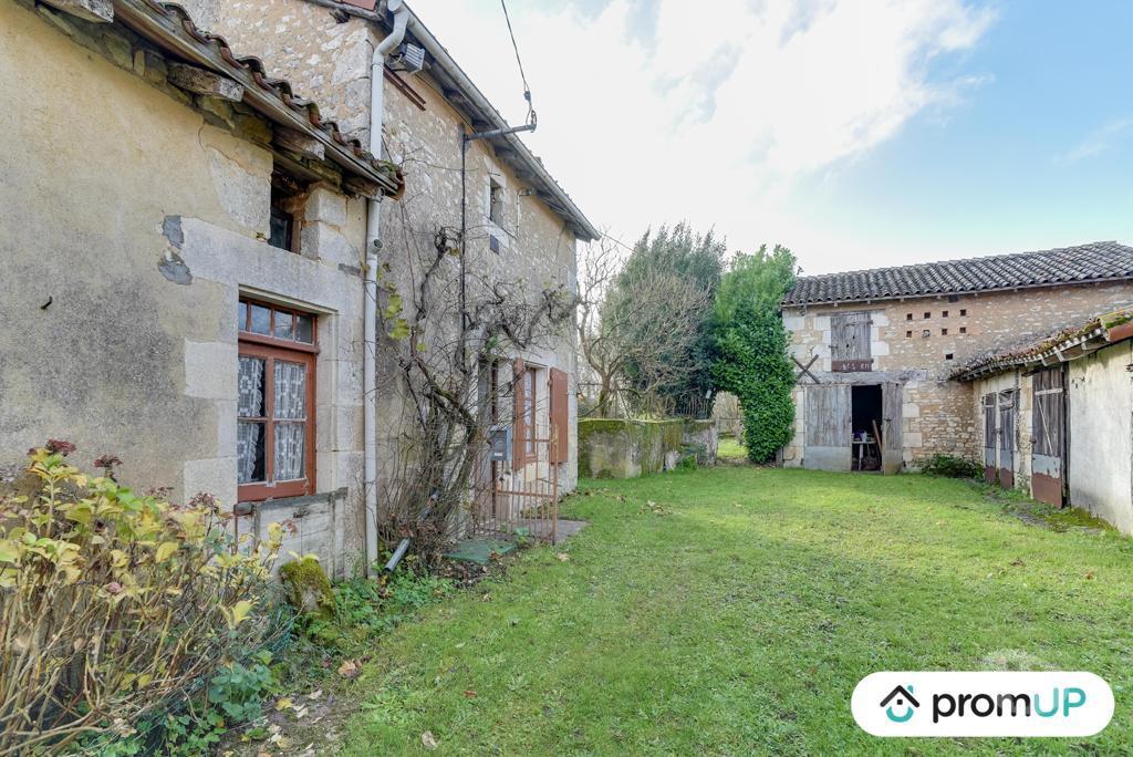 Vente Maison Vienne Usson du Poitou - 86350 - Photos Vivastreet (VM924) Maison à rénover de 50m2