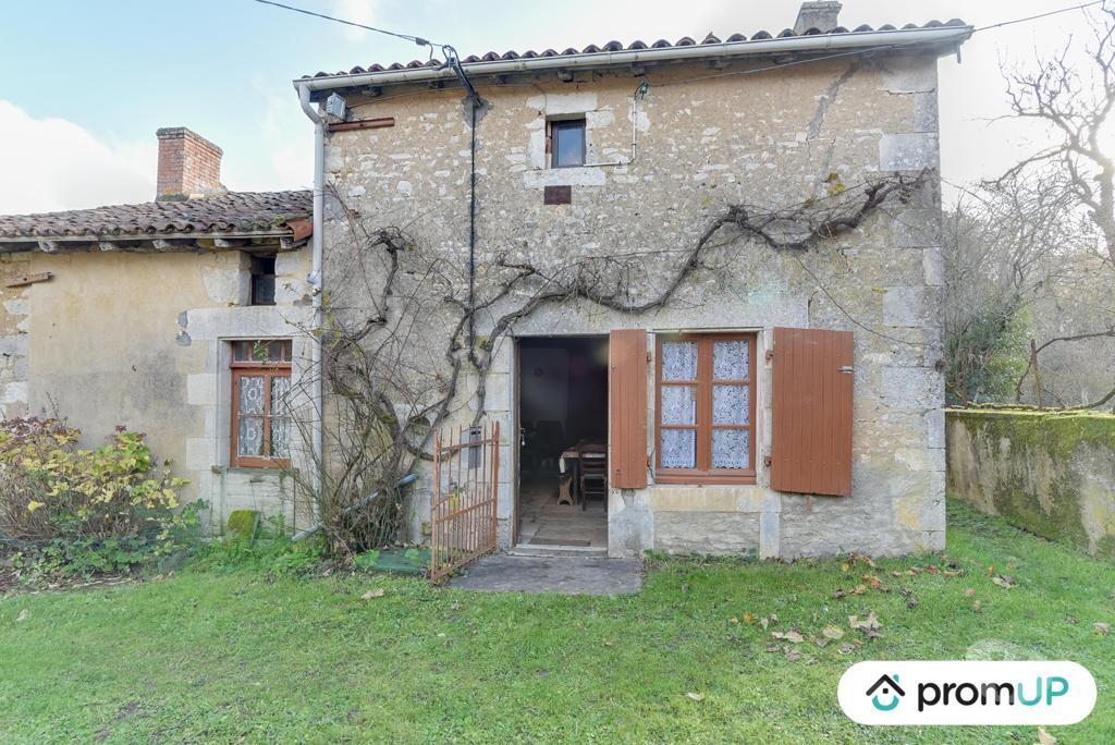 Vente Maison Vienne Usson du Poitou - 86350 - Photos Vivastreet (VM924) Maison à rénover de 50m2