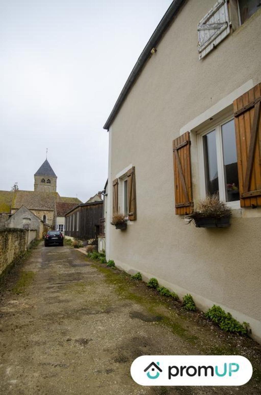 Vente Maison Yonne Escamps - 89240 - Photos Vivastreet (V5137) Lot de 443m2 composé d'une maison de 363m2 et un T4...
