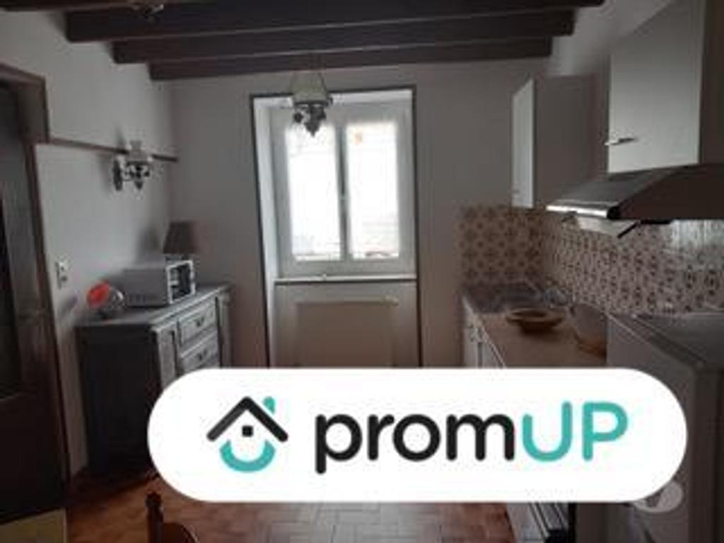 Vente Maison Yonne Escamps - 89240 - Photos Vivastreet (V5137) Lot de 443m2 composé d'une maison de 363m2 et un T4...