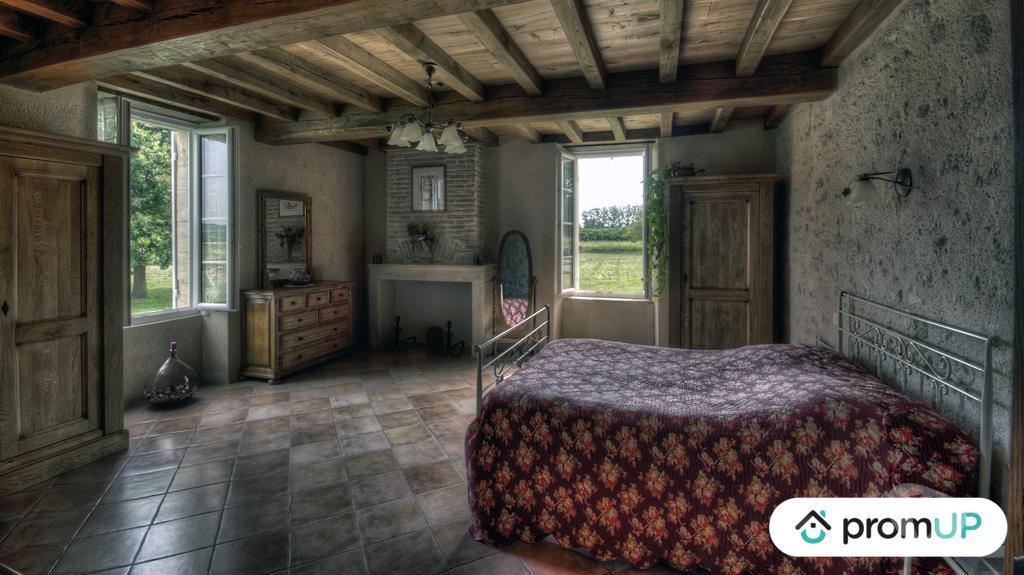 Vente Maison Gironde Monsegur - 33580 - Photos Vivastreet (VM176) Maison de charme 160 m² avec dépendances