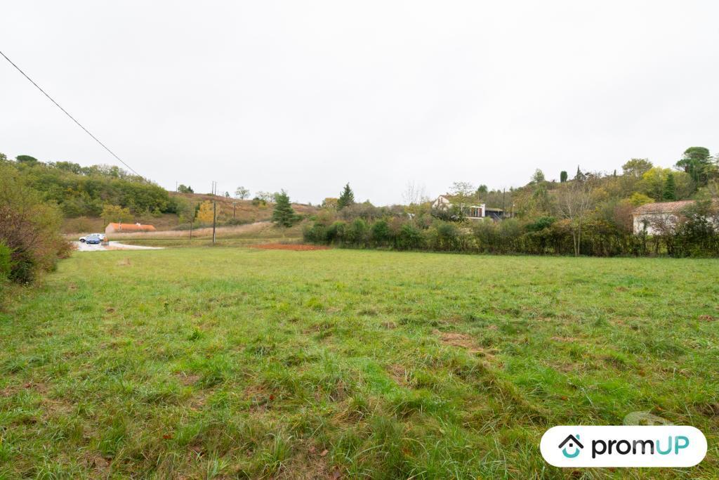 Terrain à vendre Tarn Castres - 81100 - Photos Vivastreet (V6403) Terrain constructible plat de 1711 m2 à Castres