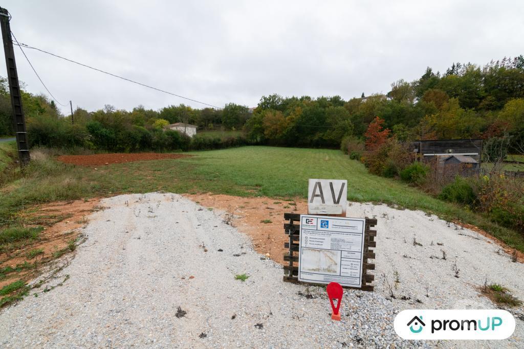 Terrain à vendre Tarn Castres - 81100 - Photos Vivastreet (V6403) Terrain constructible plat de 1711 m2 à Castres