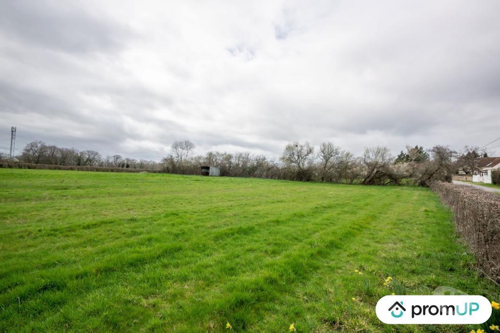 Terrain à vendre Allier Montvicq - 03170 - Photos Vivastreet (VT364) Terrain constructible à Montvicq