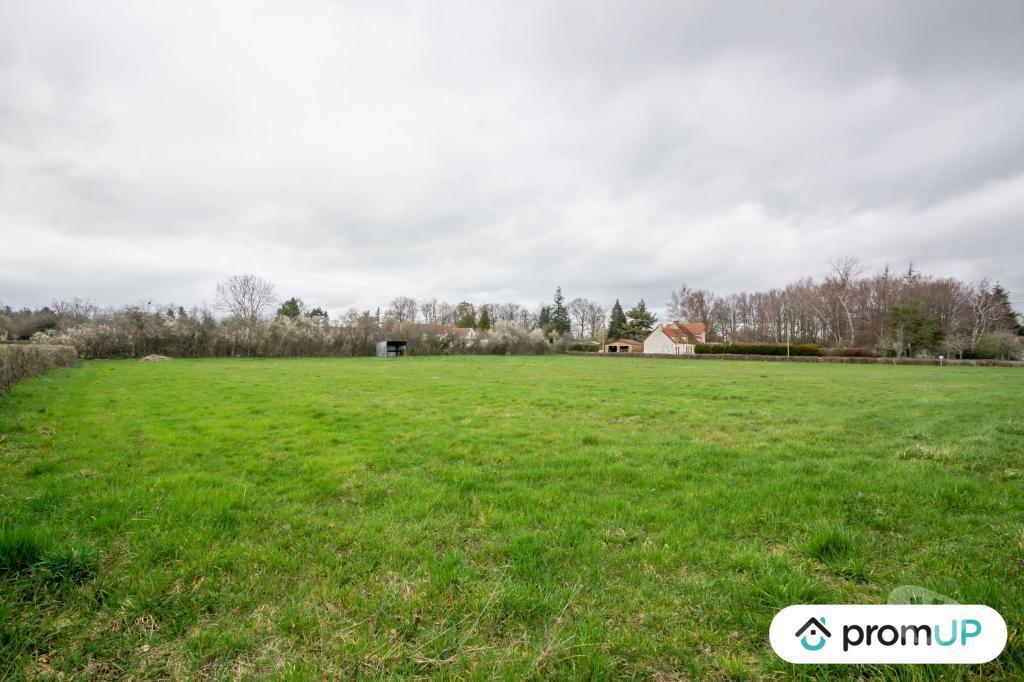 Terrain à vendre Allier Montvicq - 03170 - Photos Vivastreet (VT364) Terrain constructible à Montvicq
