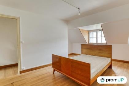 Maison à vendre Ainay le Chateau Allier - Photos Vivastreet (V5103) Grande maison 155 m² 4 chambres 2 bureaux