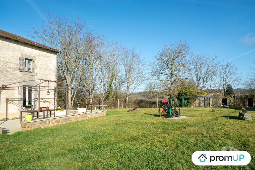 Vente Maison Haute-Vienne Bussiere Poitevine - 87320 - Photos Vivastreet (VM1132) Maison individuelle de 260 m²