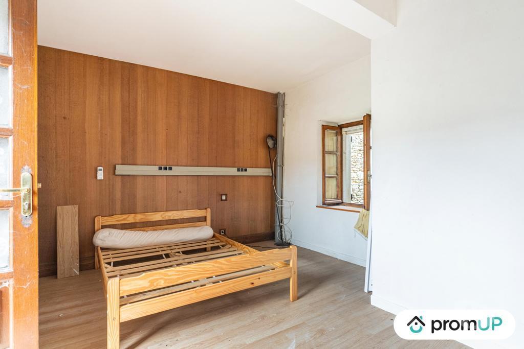 Vente Maison Cantal Leynhac - 15600 - Photos Vivastreet (VM4114) Belle maison confortable avec terrasse dans le Cantal