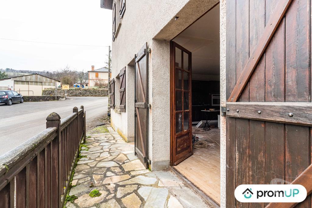 Vente Maison Cantal Leynhac - 15600 - Photos Vivastreet (VM4114) Belle maison confortable avec terrasse dans le Cantal