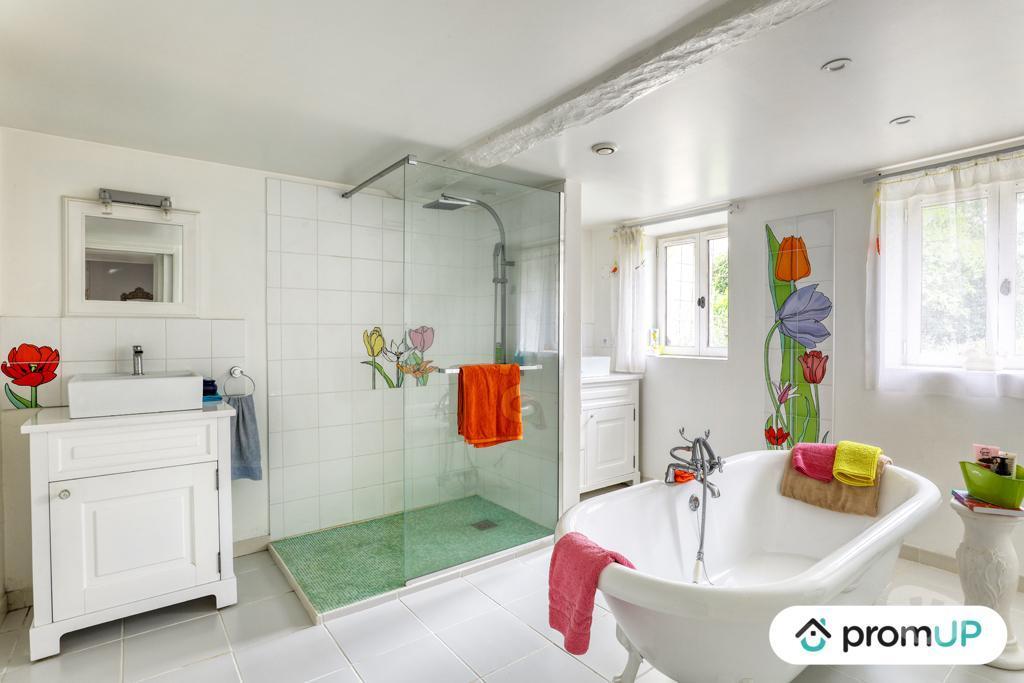 Vente Maison Sarthe La Chapelle du Bois - 72400 - Photos Vivastreet (VM3348) Maison de 198 m² avec jardin et dépendances