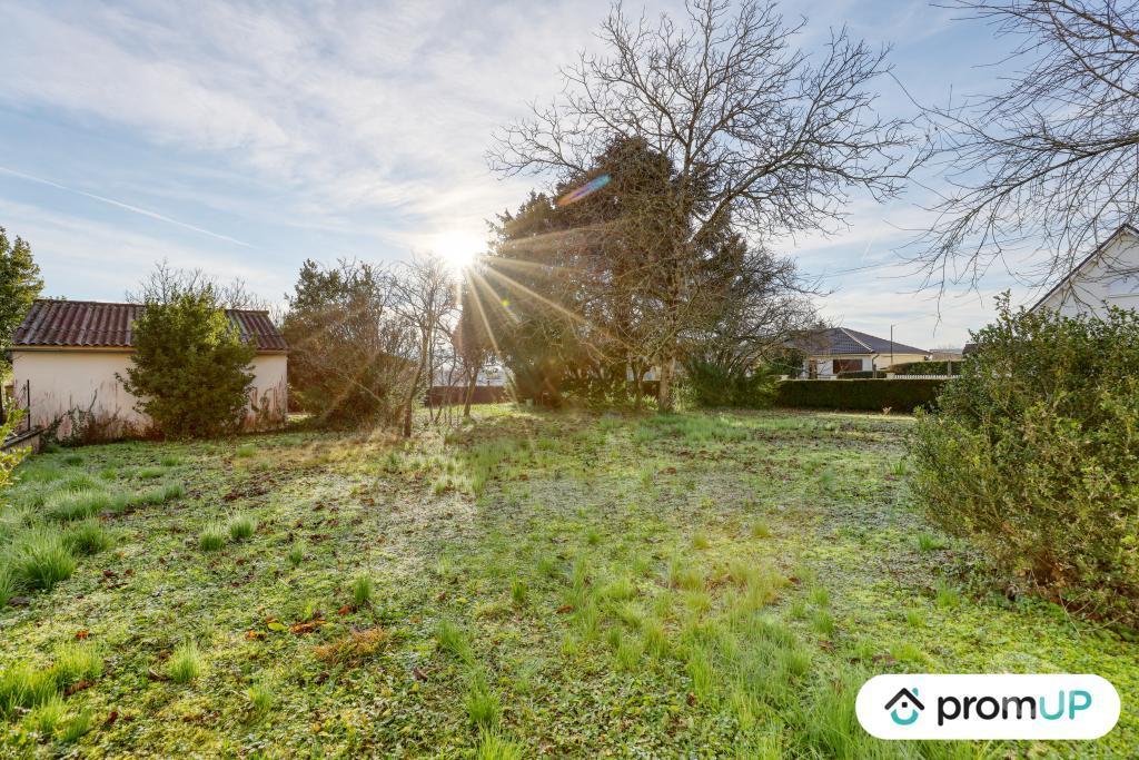 Terrain à vendre Cher Les Aix d'Angillon - 18220 - Photos Vivastreet (V5106) Beau terrain 1807 m² avec garage