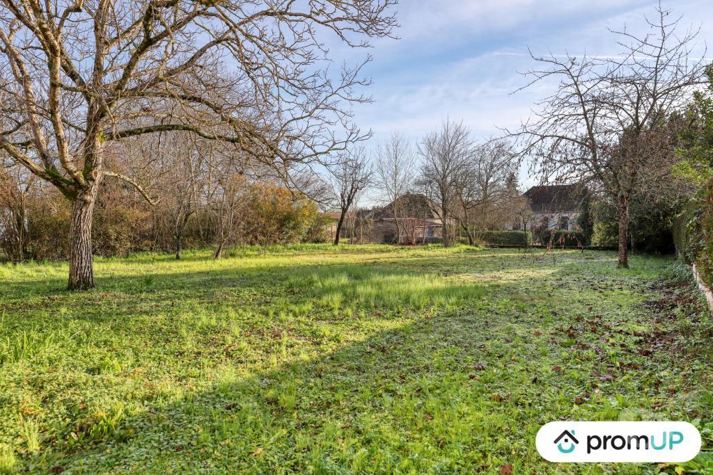 Terrain à vendre Cher Les Aix d'Angillon - 18220 - Photos Vivastreet (V5106) Beau terrain 1807 m² avec garage
