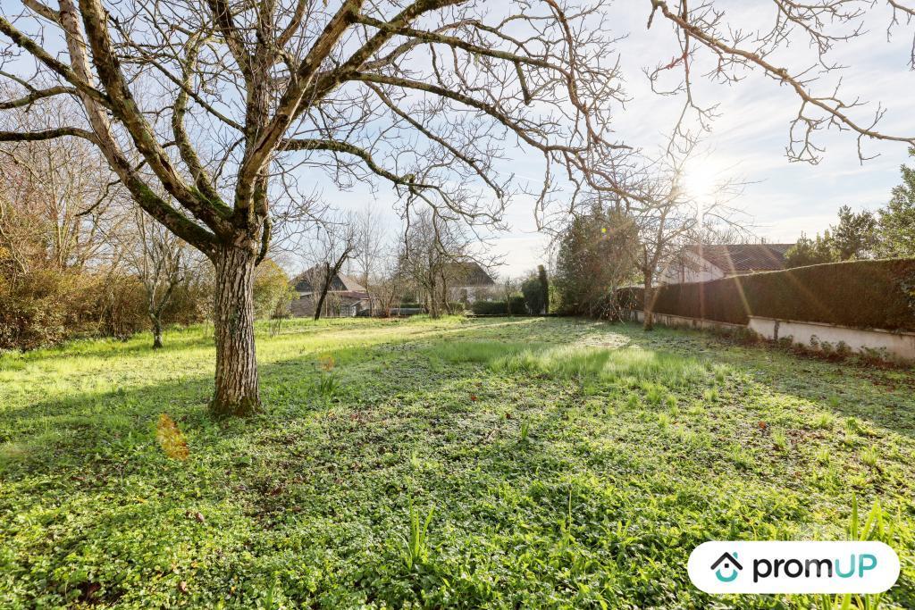 Terrain à vendre Cher Les Aix d'Angillon - 18220 - Photos Vivastreet (V5106) Beau terrain 1807 m² avec garage