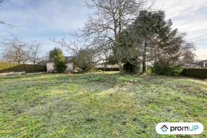 Vente Terrain Les Aix d'Angillon Cher - Photos Vivastreet (V5106) Beau terrain 1807 m² avec garage