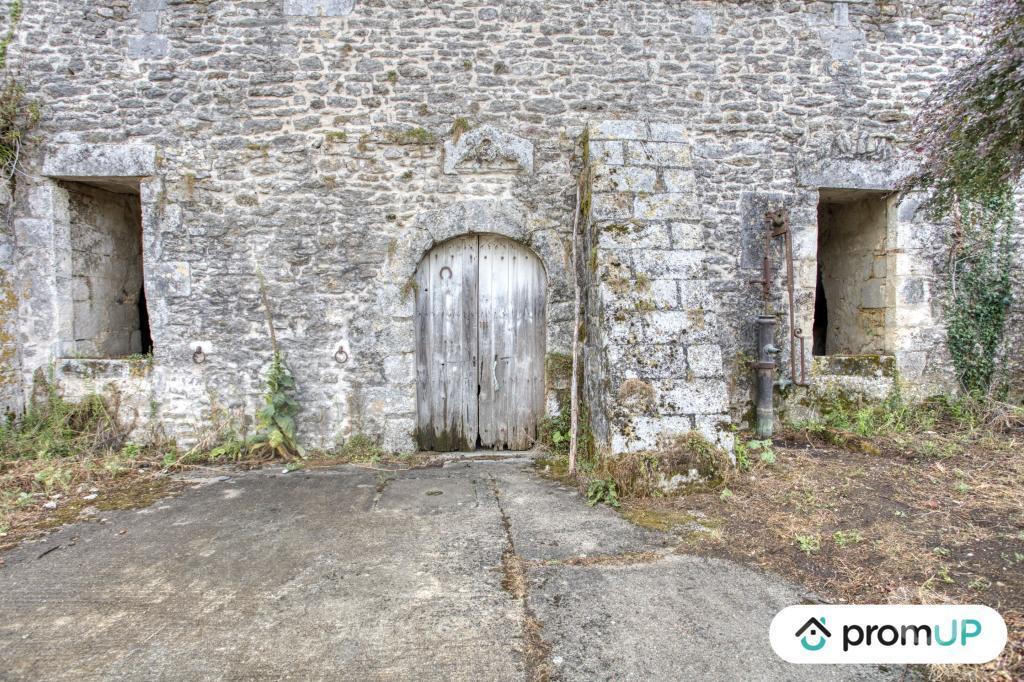Vente Maison Charente-Maritime Loire les Marais - 17870 - Photos Vivastreet (VM2468) Maison ancienne de 490 m2 à rénover