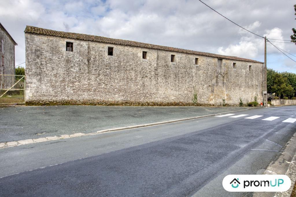 Vente Maison Charente-Maritime Loire les Marais - 17870 - Photos Vivastreet (VM2468) Maison ancienne de 490 m2 à rénover