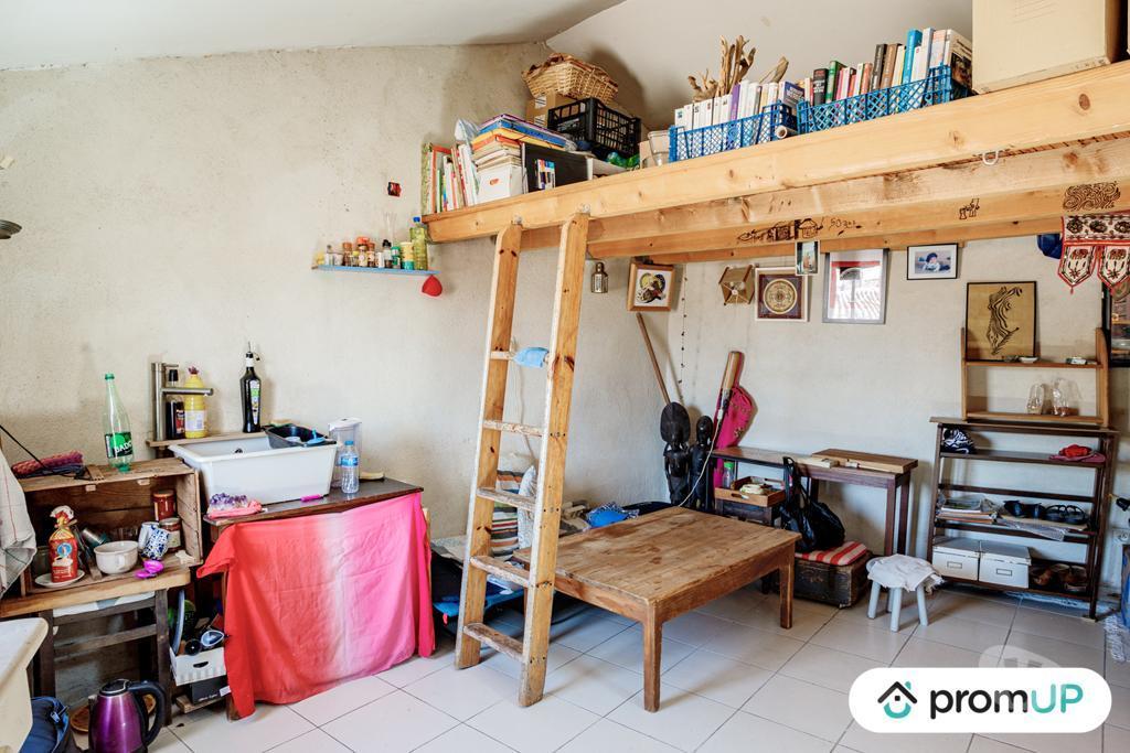 Appartements à vendre Var Brignoles - 83170 - Photos Vivastreet (VA823) Studio de 28 m2 à vendre à Brignoles (83)